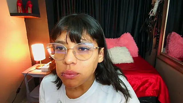 AvaLusty online show from February 12, 11:27 am