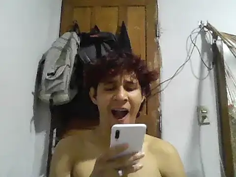 Snapshot of pedrodavid_ chatting on January 4, 1:21 pm pedrodavid  online show from January 4, 1:21 pm