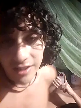 Snapshot of pedrodavid_ chatting on June 13, 2:20 am pedrodavid online show from June 13, 2:20 am