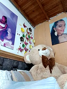 linda-palma online show from December 18, 4:18 am