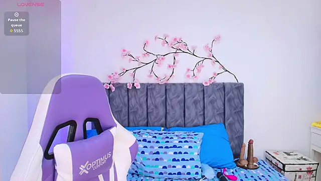 Snapshot of Sophiee_Velvet chatting on June 12, 2:05 pm Sophiee Velvet online show from June 12, 2:05 pm
