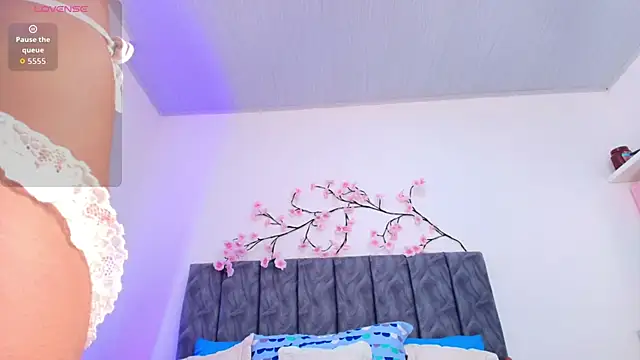Sophiee Velvet online show from June 27, 4:45 pm