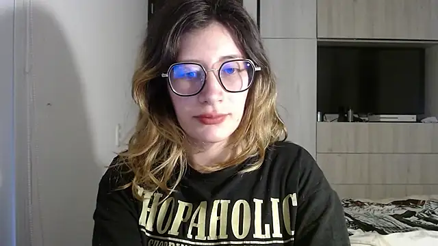 mariana124- online show from December 17, 5:58 pm