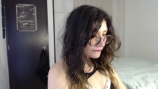 mariana124- online show from October 27, 9:08 pm