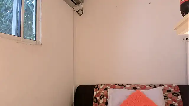 Snapshot of meganrossee69 chatting on January 21, 6:34 pm meganrossee69 online show from January 21, 6:34 pm