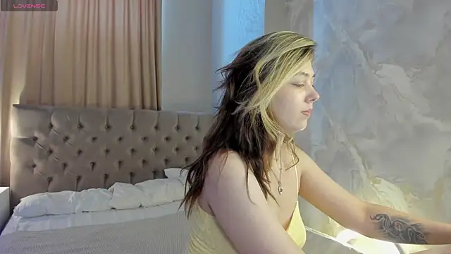 Vanessa Walters online show from June 17, 3:09 am