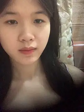 Snapshot of jenny5869 chatting on May 13, 5:27 am jenny5869 online show from May 13, 5:27 am