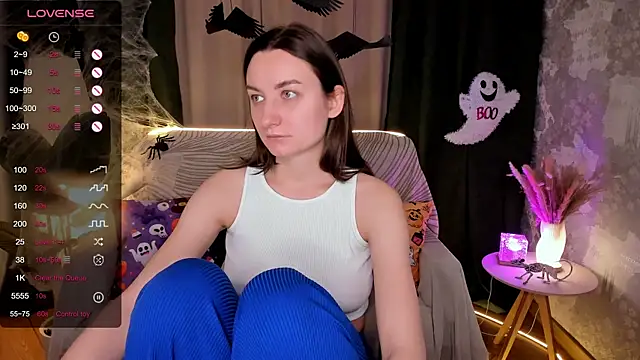 annacooleman online show from October 28, 2:04 am