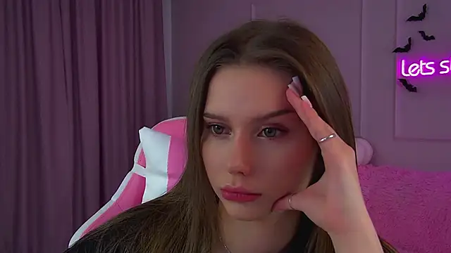 Snapshot of DianaVert chatting on November 2, 7:49 pm DianaVert online show from November 2, 7:49 pm