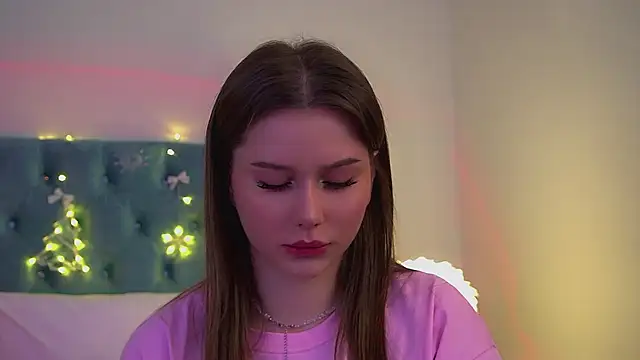 Snapshot of DianaVert chatting on December 4, 6:27 pm DianaVert online show from December 4, 6:27 pm