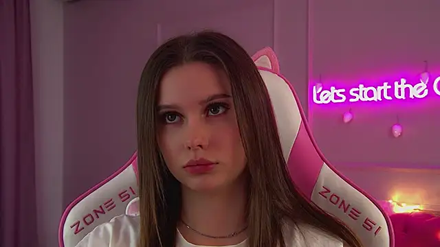 Snapshot of DianaVert chatting on December 15, 12:37 am DianaVert online show from December 15, 12:37 am