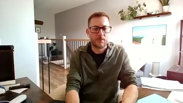 Snapshot of Bigdicktrav902 chatting on April 7, 12:05 pm Bigdicktrav902 online show from April 7, 12:05 pm