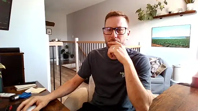 Snapshot of Bigdicktrav902 chatting on April 8, 1:33 pm Bigdicktrav902 online show from April 8, 1:33 pm