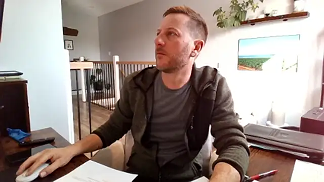 Snapshot of Bigdicktrav902 chatting on April 13, 12:21 pm Bigdicktrav902 online show from April 13, 12:21 pm