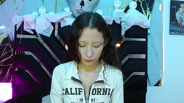 abbycutecs online show from October 29, 8:43 pm