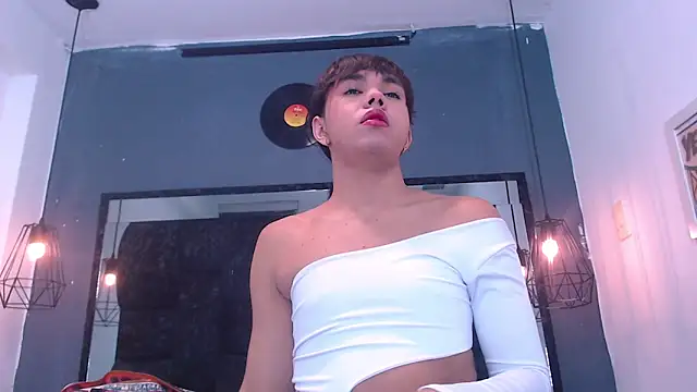 AndreaGil  online show from February 20, 7:25 pm