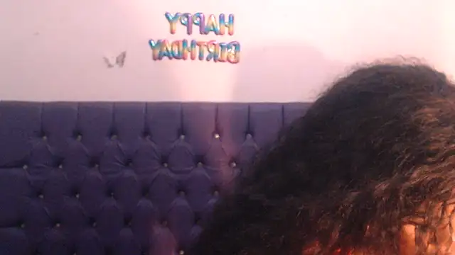 Snapshot of Queennwenn chatting on November 2, 12:46 am Queennwenn online show from November 2, 12:46 am