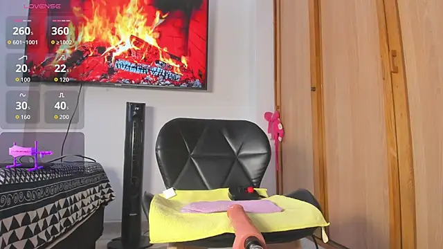 lily evil online show from April 29, 5:41 pm