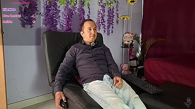 Snapshot of yazfore2 chatting on June 22, 12:46 pm yazfore2 online show from June 22, 12:46 pm