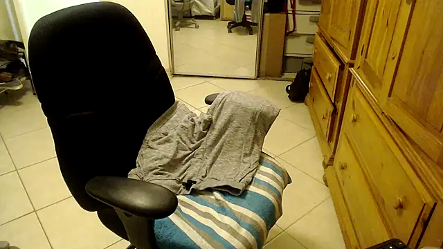 Snapshot of joeydee1 chatting on February 16, 3:59 pm joeydee1 online show from February 16, 3:59 pm
