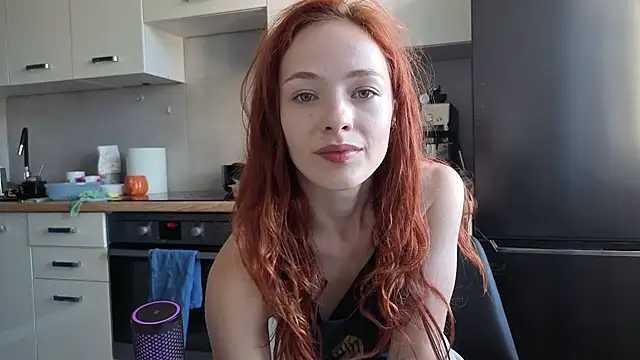 MiaRouge online show from August 4, 4:20 pm