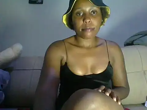 Candykitten online show from April 15, 6:59 pm