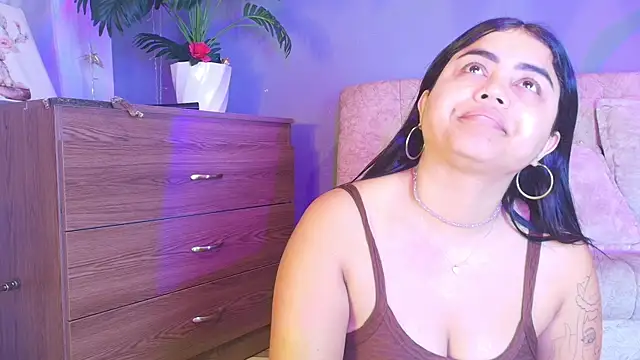 Snapshot of jade_brunnette chatting on June 25, 8:02 pm jade brunnette online show from June 25, 8:02 pm