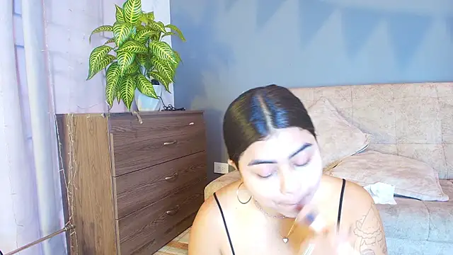 Snapshot of jade_brunnette chatting on July 4, 8:15 pm jade brunnette online show from July 4, 8:15 pm