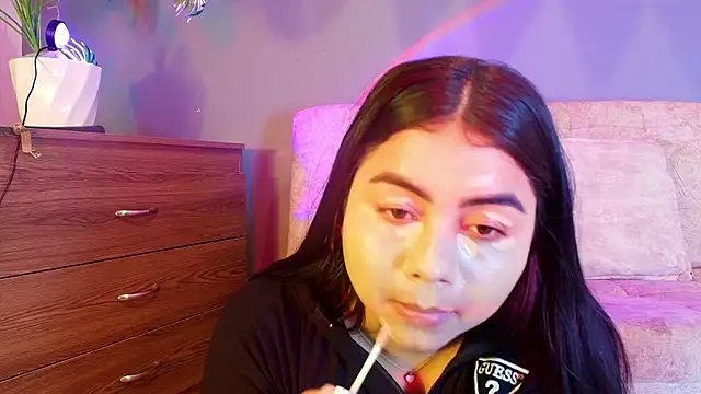 Snapshot of jade_brunnette chatting on July 9, 8:13 pm jade brunnette online show from July 9, 8:13 pm