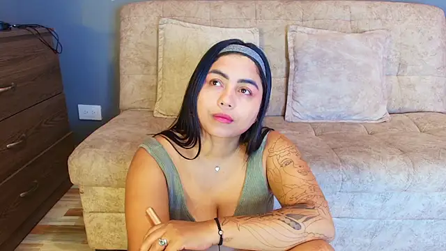 Snapshot of jade_brunnette chatting on July 19, 8:45 pm jade brunnette online show from July 19, 8:45 pm