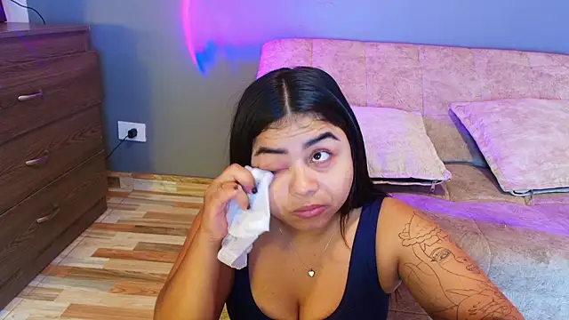 Snapshot of jade_brunnette chatting on July 24, 9:46 pm jade brunnette online show from July 24, 9:46 pm