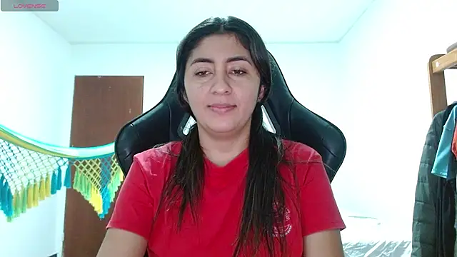 Snapshot of danna_peterson1 chatting on July 9, 7:51 pm danna peterson1 online show from July 9, 7:51 pm