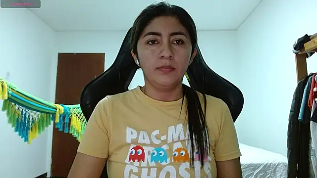 Snapshot of danna_peterson1 chatting on July 12, 9:50 pm danna peterson1 online show from July 12, 9:50 pm