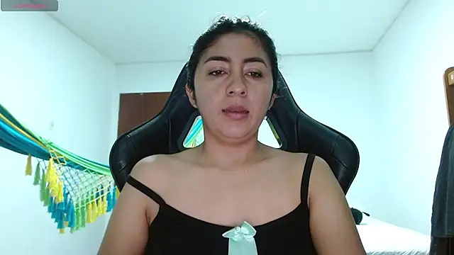 Snapshot of danna_peterson1 chatting on July 18, 12:42 pm danna peterson1 online show from July 18, 12:42 pm