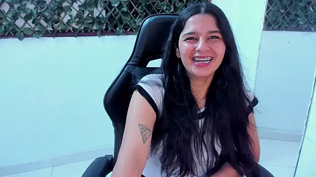 Snapshot of Megan_Whitte chatting on January 18, 9:13 am Megan Whitte online show from January 18, 9:13 am
