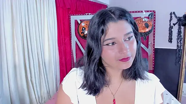 Snapshot of Megan_Whitte chatting on October 25, 8:36 pm Megan Whitte online show from October 25, 8:36 pm