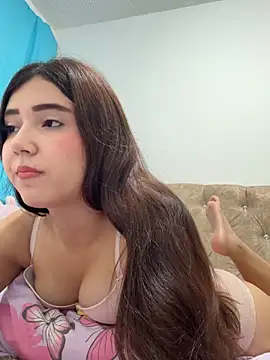 Snapshot of mia_cooper_24 chatting on May 30, 6:32 am mia cooper 24 online show from May 30, 6:32 am