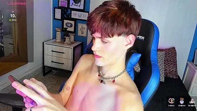 VladHellsing4 online show from February 15, 6:33 pm