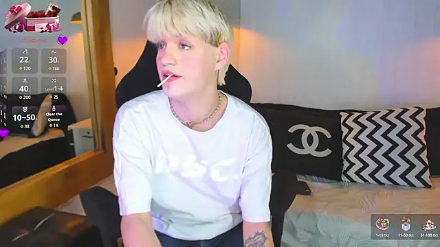 VladHellsing4 online show from March 7, 2:25 pm