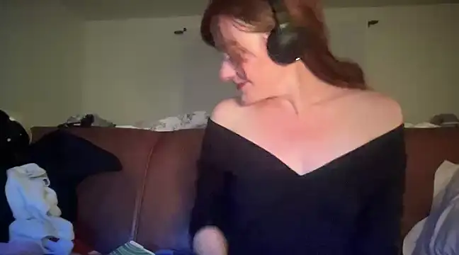 Snapshot of maythegr8ness chatting on December 7, 12:13 pm maythegr8ness online show from December 7, 12:13 pm