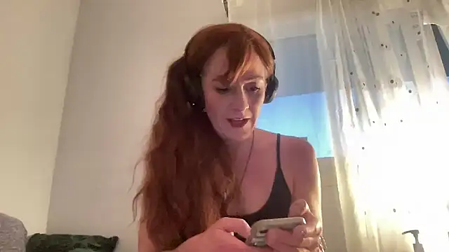 Snapshot of maythegr8ness chatting on March 7, 2:12 pm maythegr8ness online show from March 7, 2:12 pm