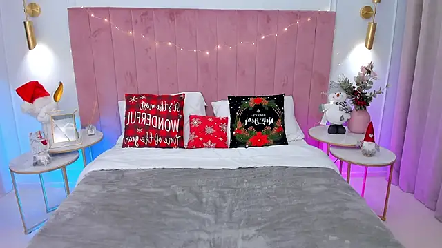 Snapshot of MilaVoxx chatting on December 23, 6:00 am MilaVoxx online show from December 23, 6:00 am