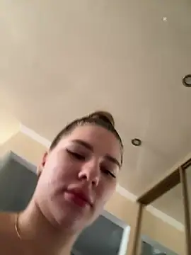 Snapshot of MilaVoxx chatting on January 15, 11:43 am MilaVoxx online show from January 15, 11:43 am