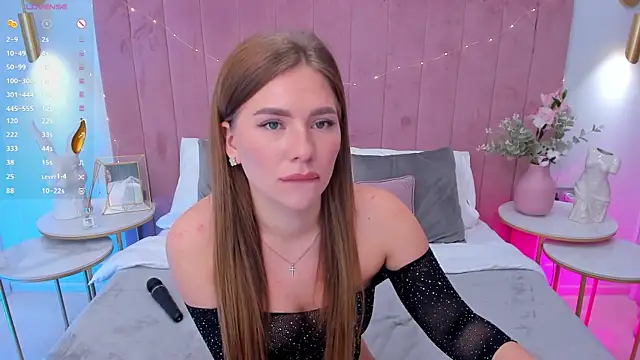 Snapshot of MilaVoxx chatting on March 12, 8:41 am MilaVoxx online show from March 12, 8:41 am