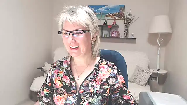 FleurMays online show from May 23, 3:45 am