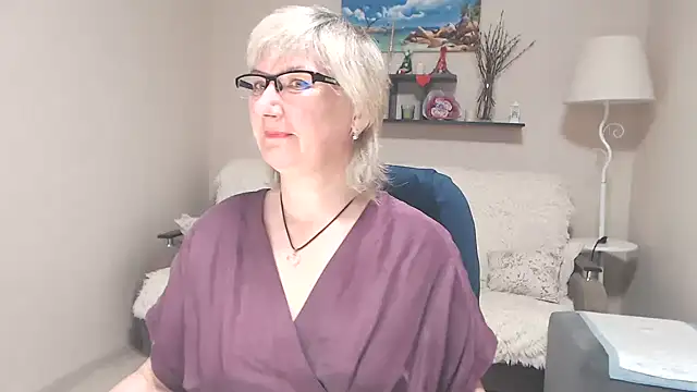 FleurMays online show from May 31, 4:09 am
