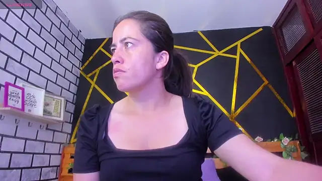 kathina giraldo online show from December 18, 12:51 pm