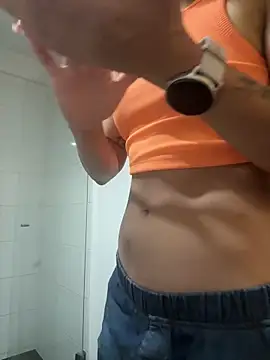 Snapshot of SofiaG_ chatting on December 10, 3:22 pm SofiaG online show from December 10, 3:22 pm