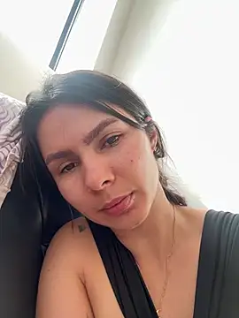 Snapshot of SofiaG_ chatting on December 25, 1:19 pm SofiaG online show from December 25, 1:19 pm