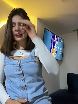 Snapshot of SofiaG_ chatting on March 1, 1:22 am SofiaG online show from March 1, 1:22 am